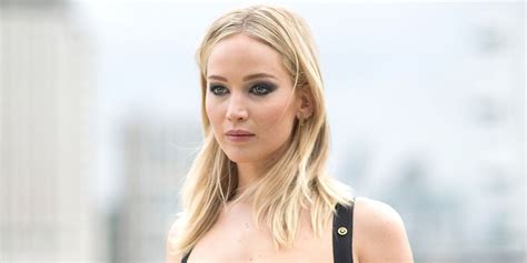 jennifer lawrence abito versace|Jennifer Lawrence says revealing Versace dress was her choice, .